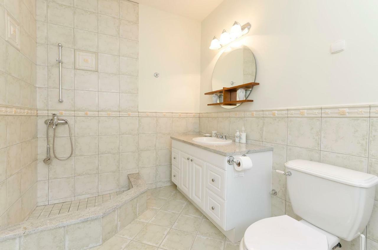 Apartment Canada Dream Vacation Srima Exterior photo