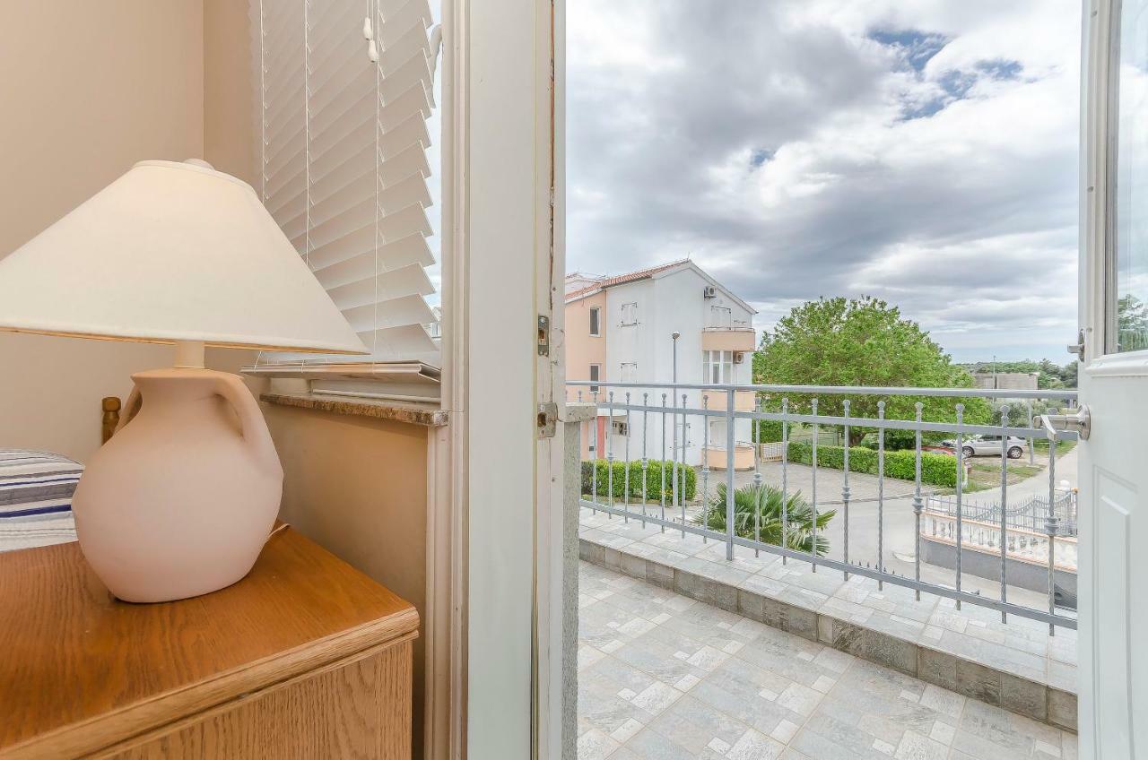 Apartment Canada Dream Vacation Srima Exterior photo
