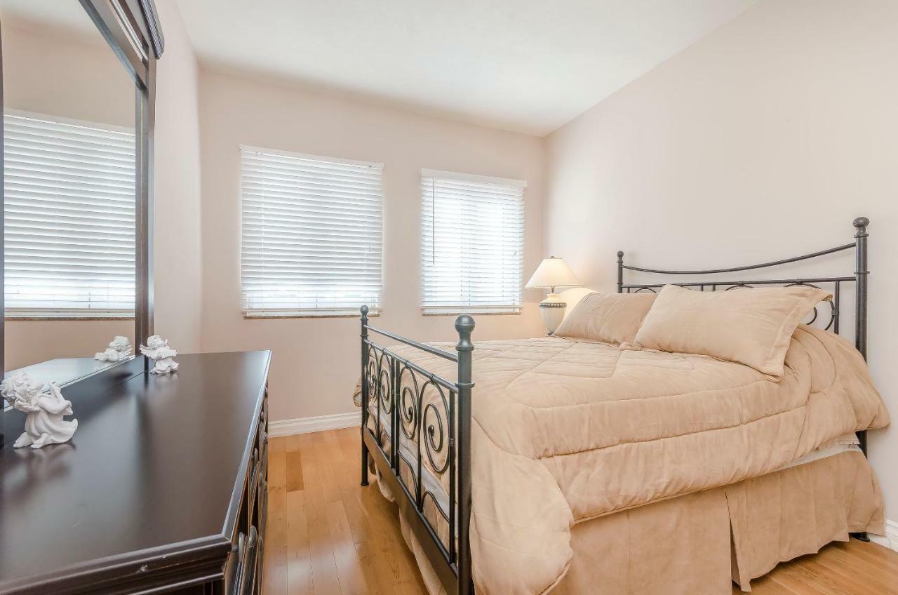 Apartment Canada Dream Vacation Srima Exterior photo