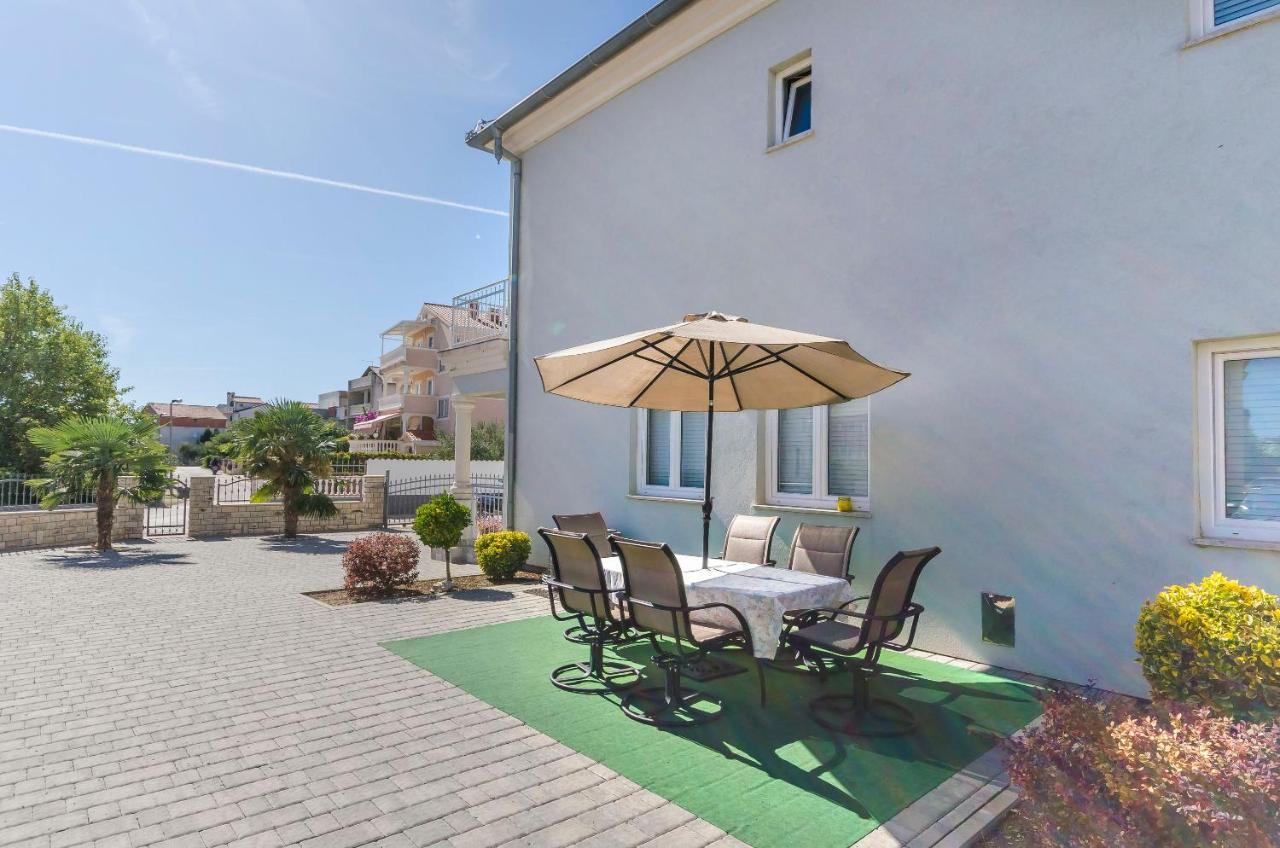 Apartment Canada Dream Vacation Srima Exterior photo